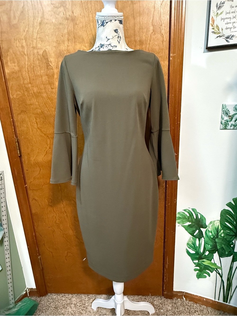 Calvin Klein -Khacki/Olive color bell sleeve dress (6)